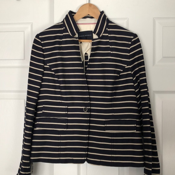 Banana Republic Jackets & Blazers - Banana Republic Tailored Blazer